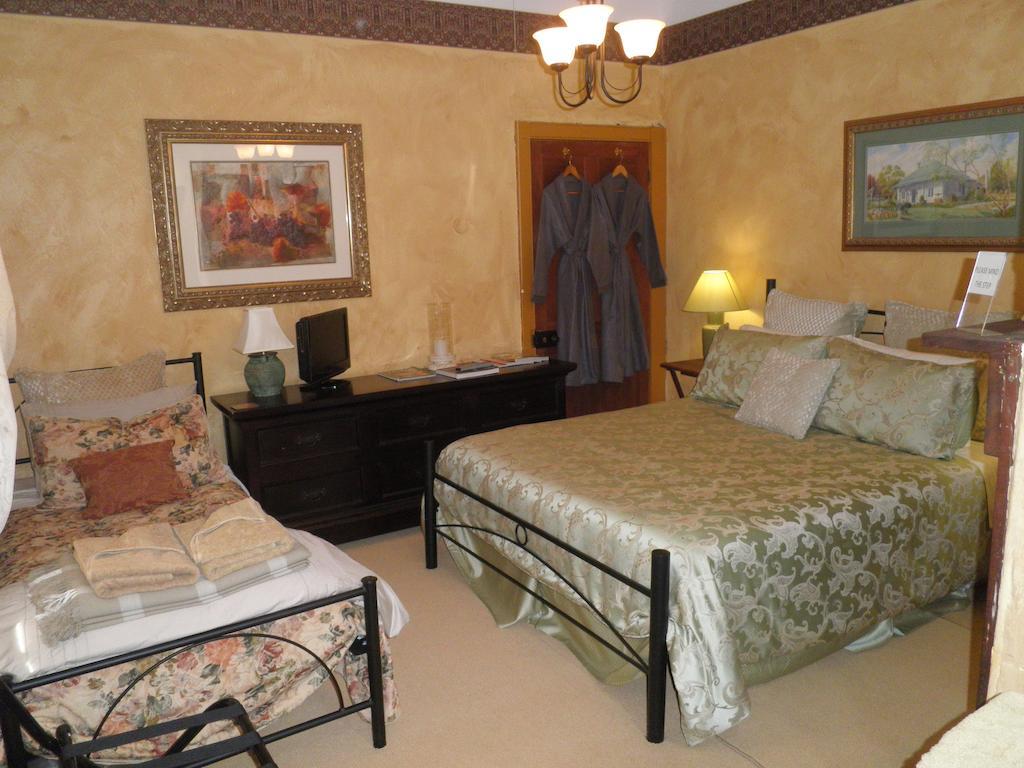 Ivy On Glenelg Bed & Breakfast Campbell Town Room photo