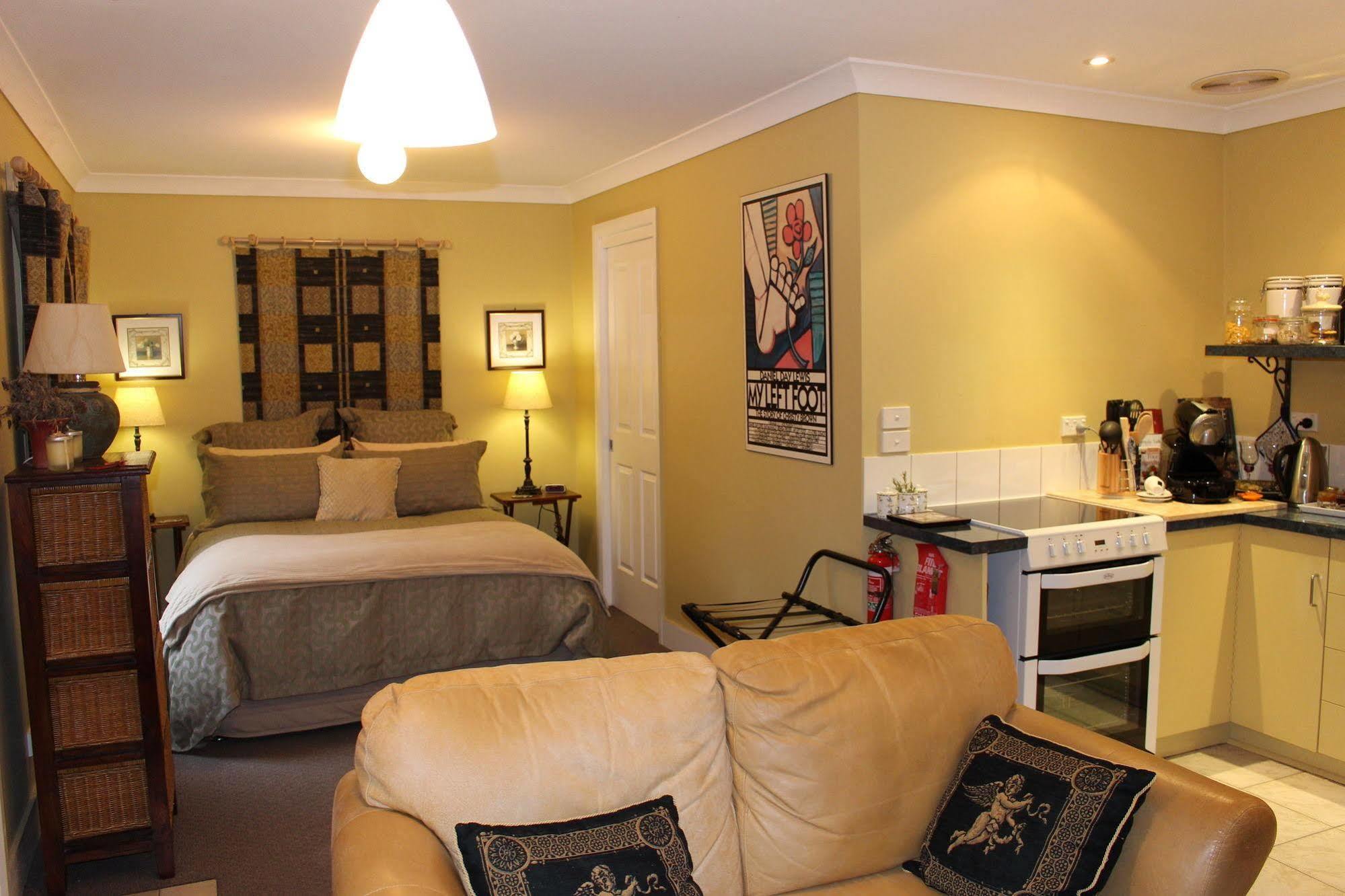 Ivy On Glenelg Bed & Breakfast Campbell Town Exterior photo