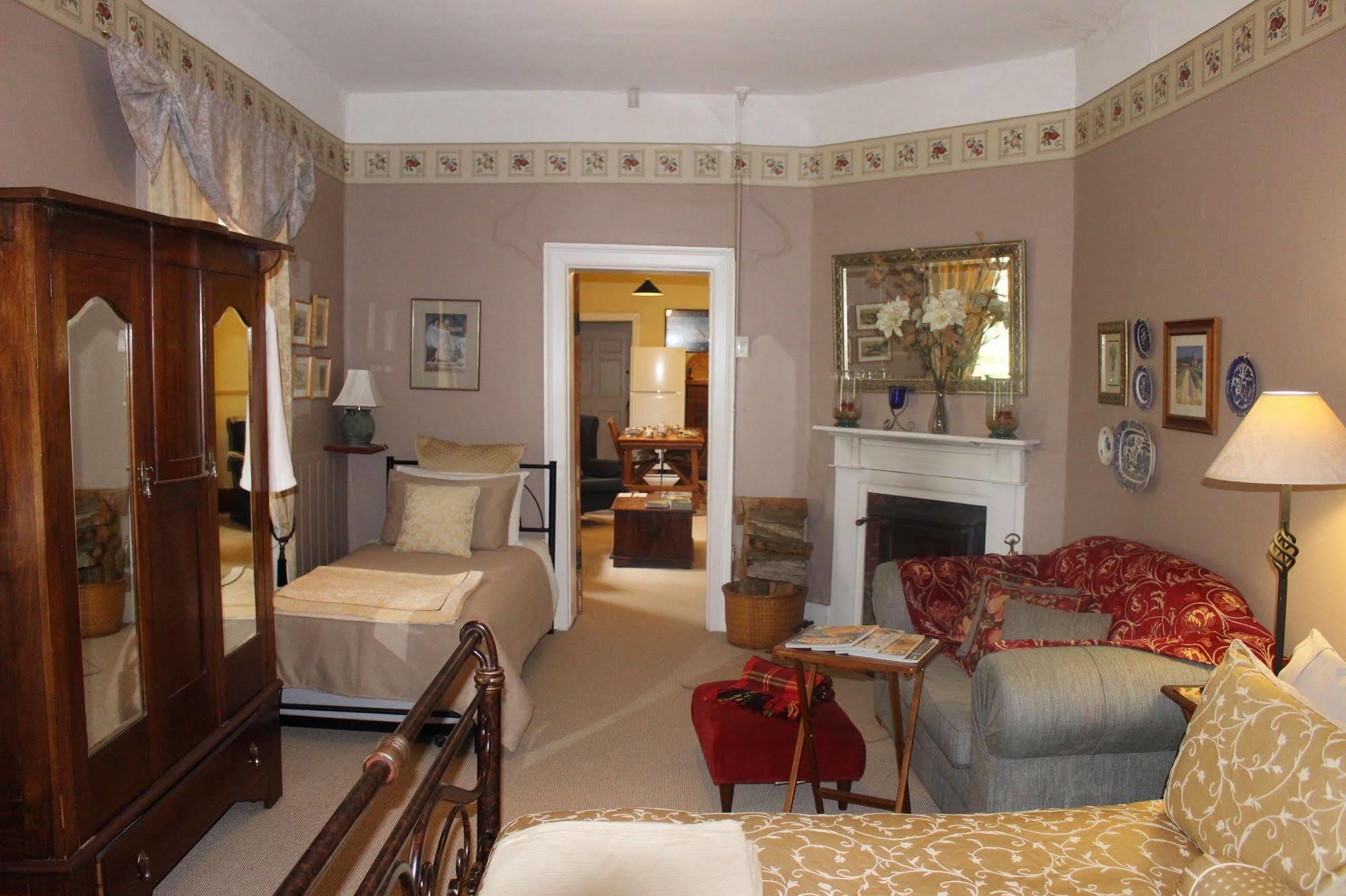 Ivy On Glenelg Bed & Breakfast Campbell Town Exterior photo