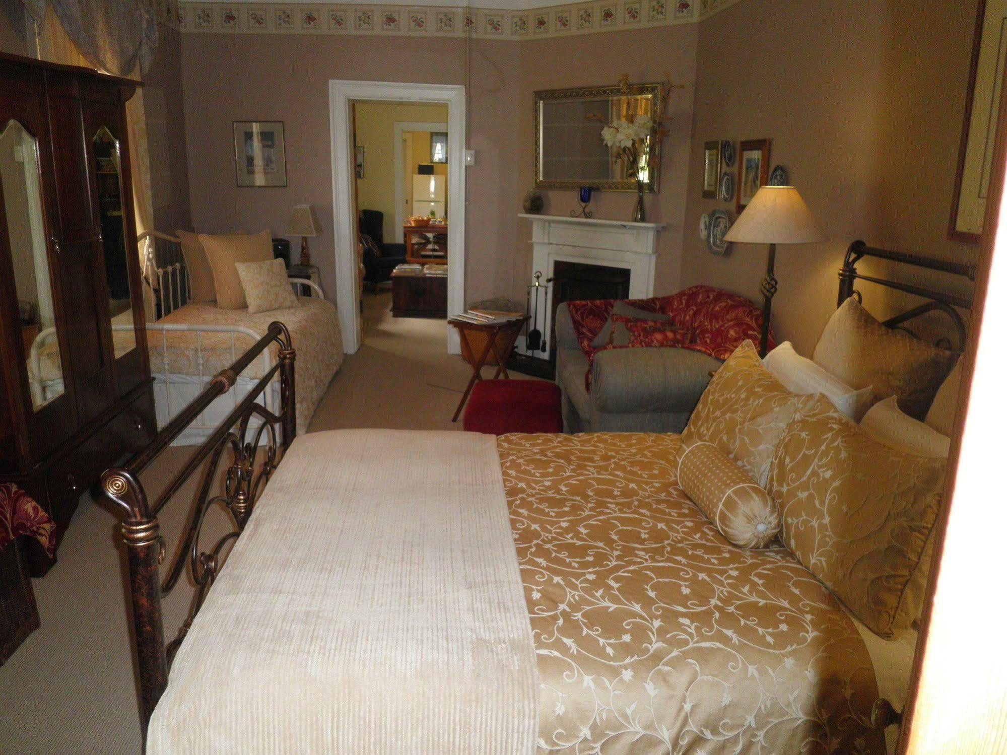 Ivy On Glenelg Bed & Breakfast Campbell Town Exterior photo